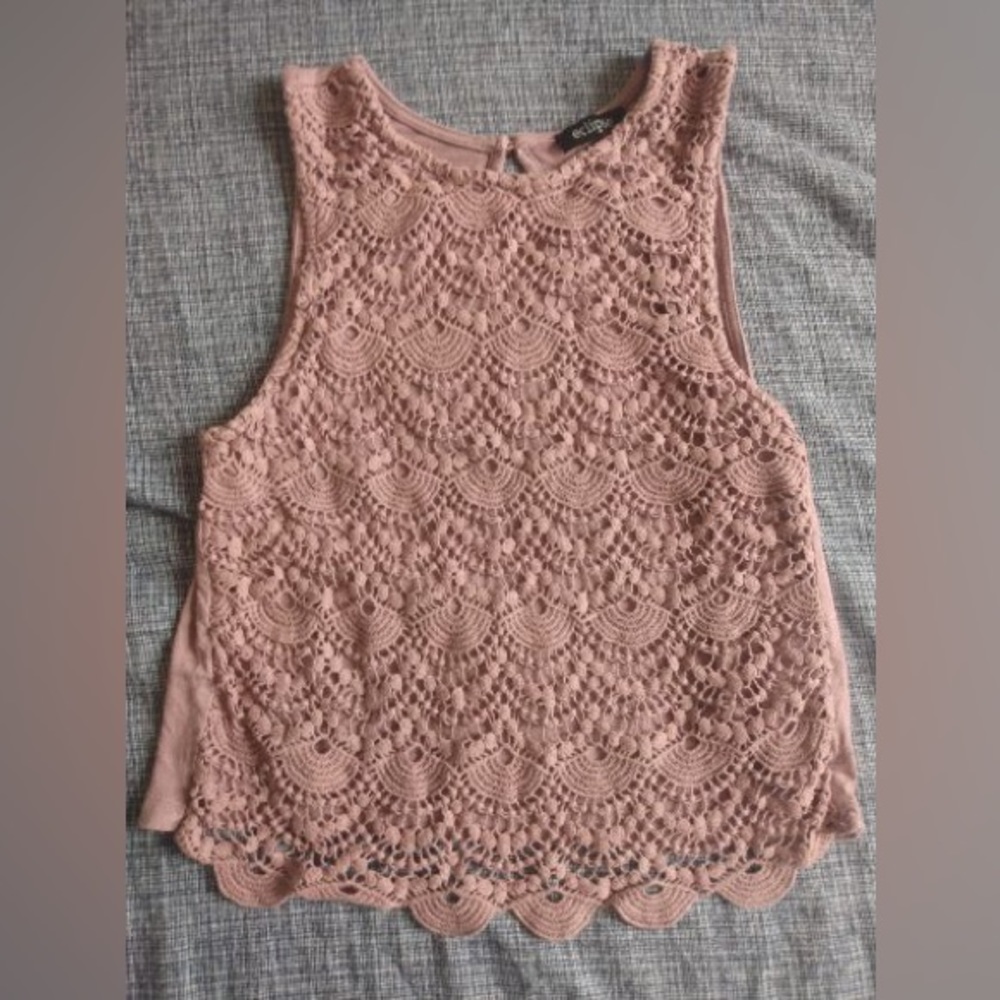 XS, creamy pink shirt tank top with patterns mesh on it, worn
